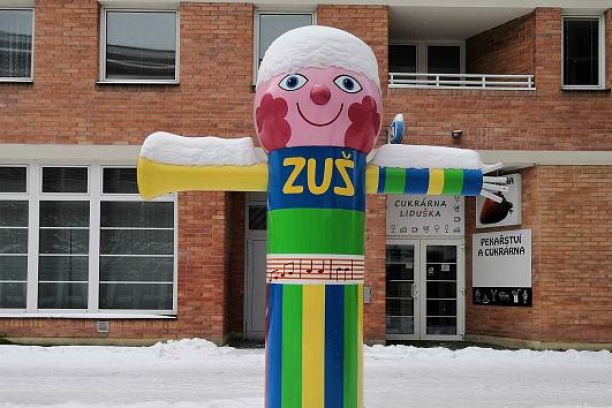 IX. INTERNÍ VEČÍREK