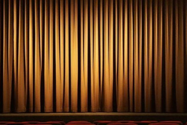 ŠKOLNÍ KOLO SOUTĚŽNÍ PŘEHLÍDKY LDO ZUŠ – PŘED OPONOU ZA OPONOU